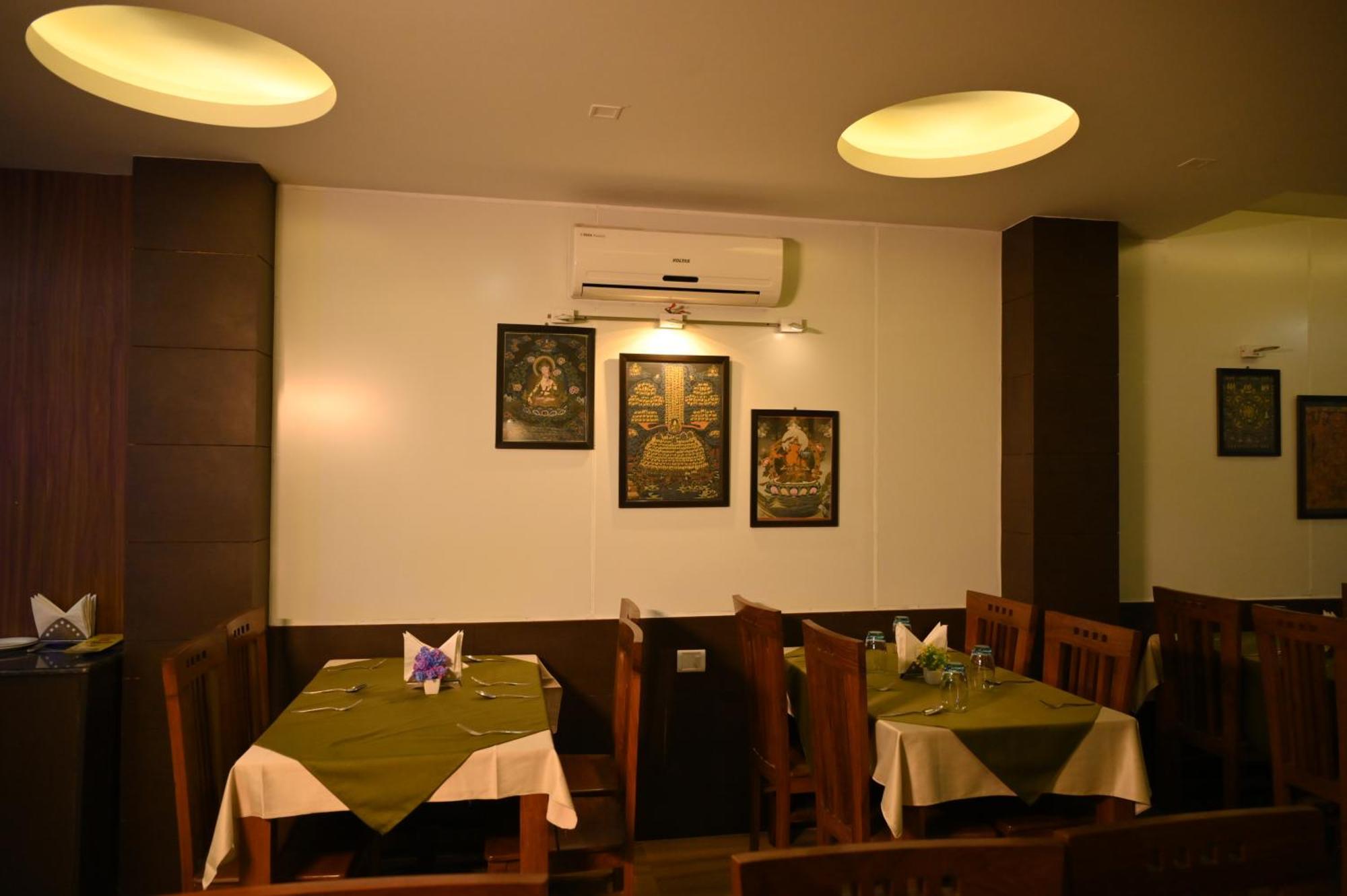 Hotel Dh Dharamshala Exterior photo