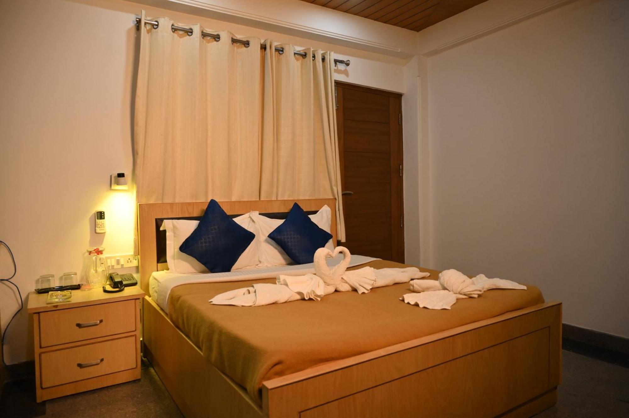 Hotel Dh Dharamshala Exterior photo